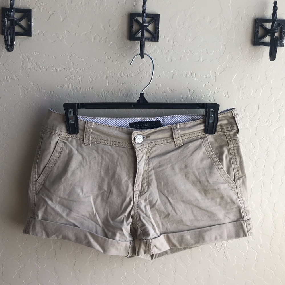 Khaki cuffed shorts